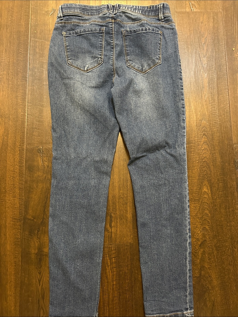 Curvy Midwash Blue Skinny Jeans for Women - Picture 6 of 10